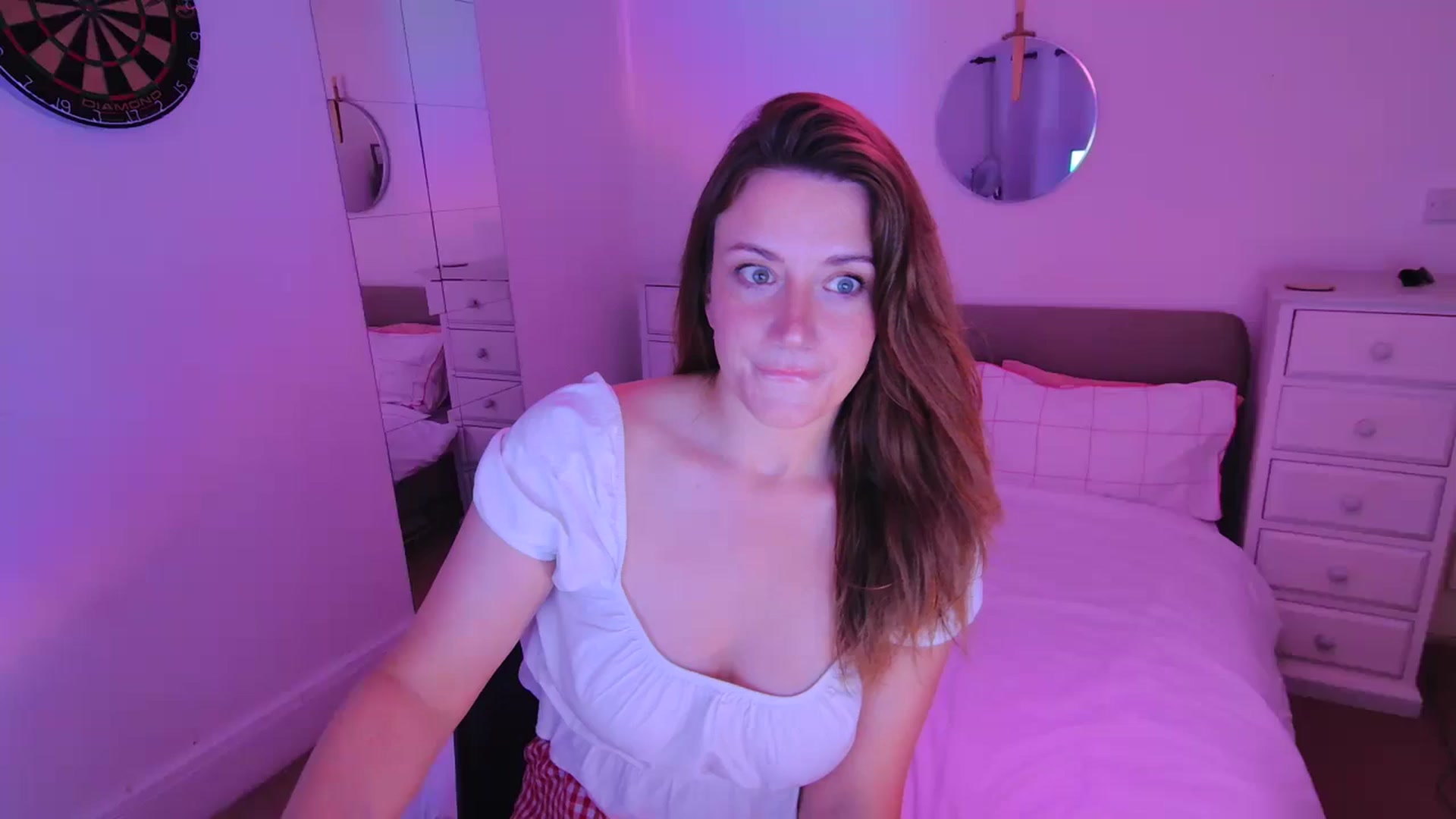 Gallery image thumbnail from xDaisyx's myfreecams stream on, 06/25/2025, 23:10 image 11 of 20
