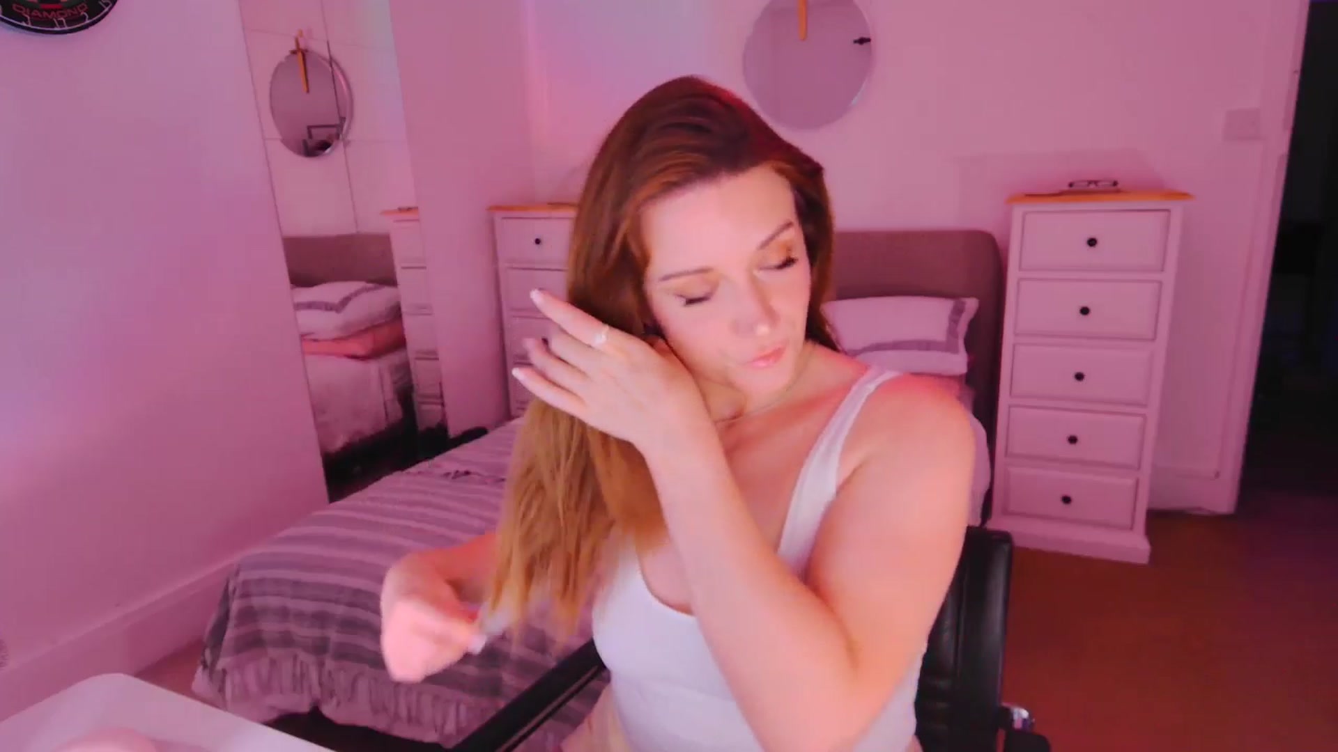 Gallery image thumbnail from xDaisyx's myfreecams stream on, 07/10/2025, 22:10 image 4 of 20