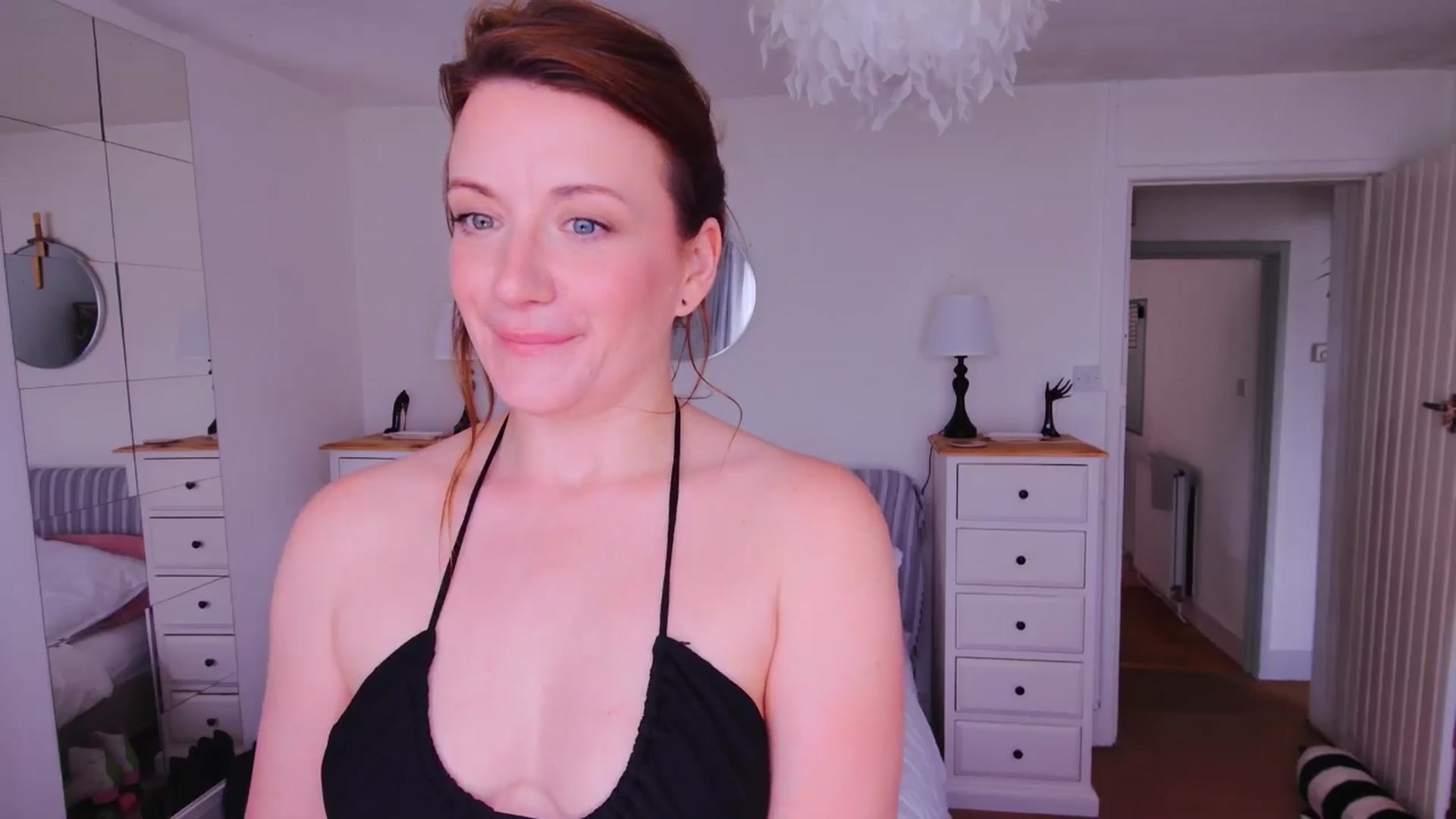 Gallery image thumbnail from xDaisyx's myfreecams stream on, 07/25/2025, 14:49 image 10 of 20