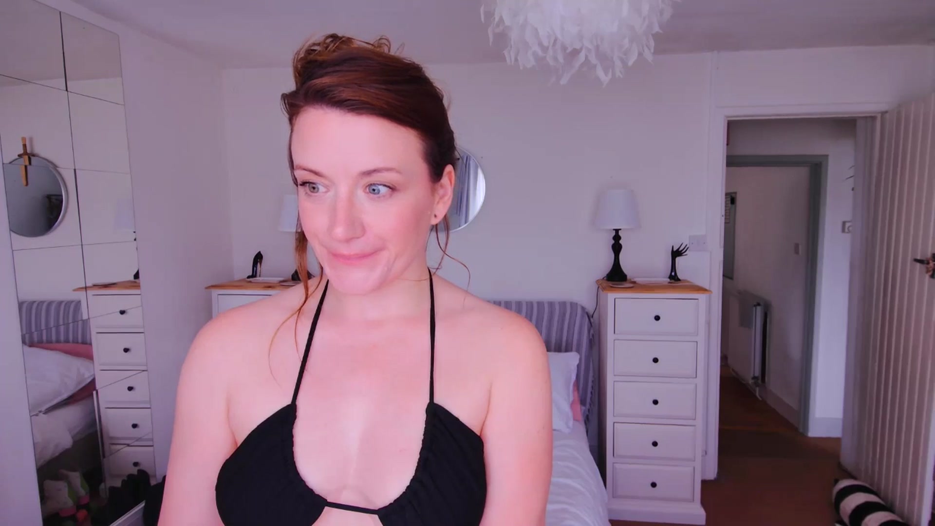 Gallery image thumbnail from xDaisyx's myfreecams stream on, 07/25/2025, 14:49 image 7 of 20