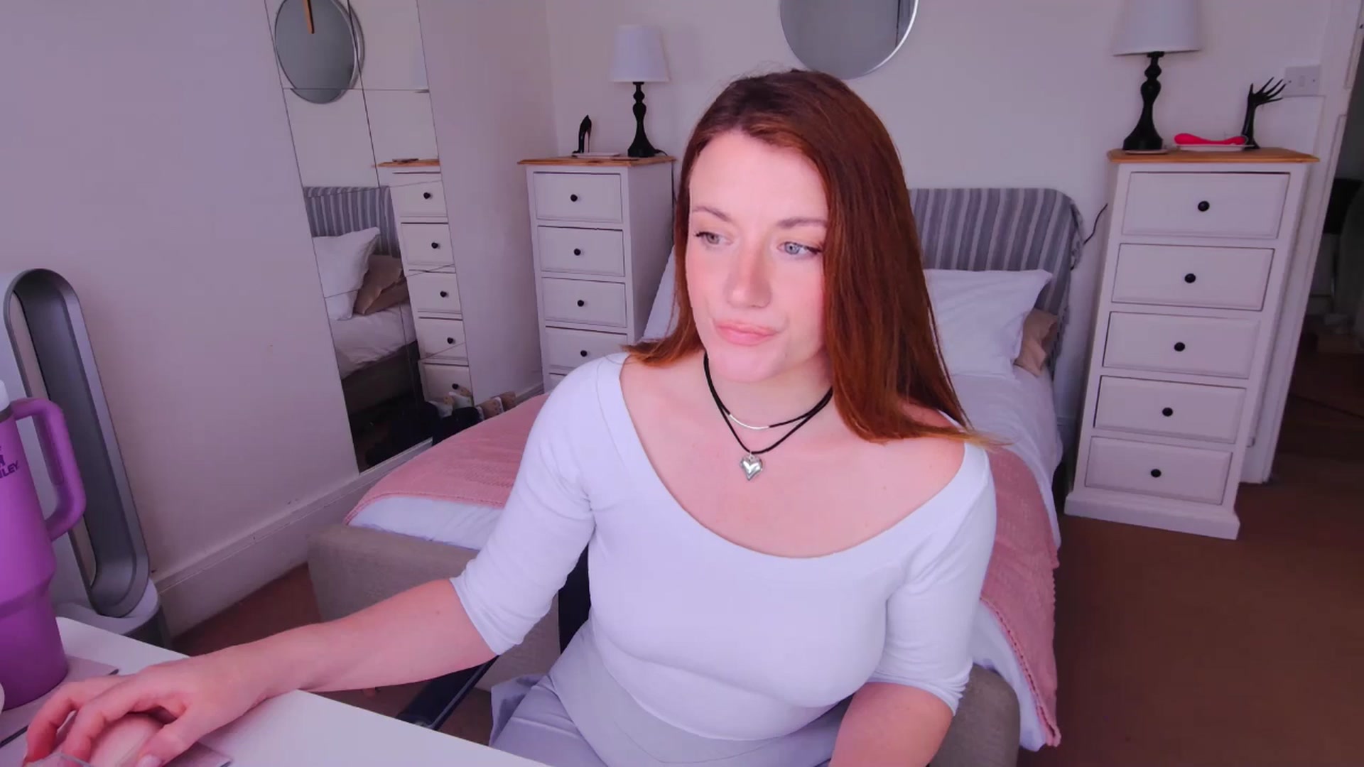 Gallery image thumbnail from xDaisyx's myfreecams stream on, 07/29/2025, 13:16 image 6 of 20