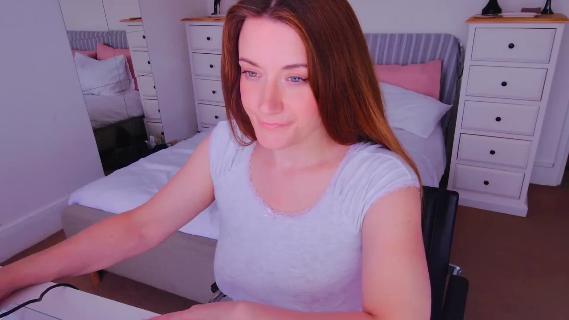 Gallery image thumbnail from xDaisyx's myfreecams stream on, 08/07/2025, 17:09 image 18 of 20