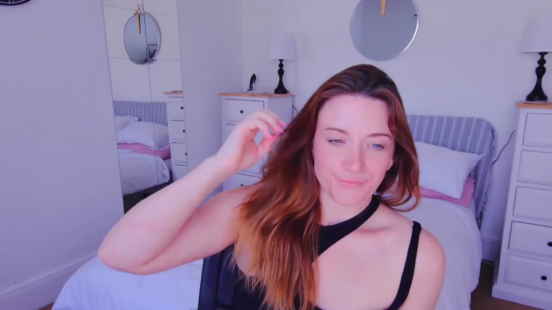 Gallery image thumbnail from xDaisyx's myfreecams stream on, 08/08/2025, 16:17 image 17 of 20