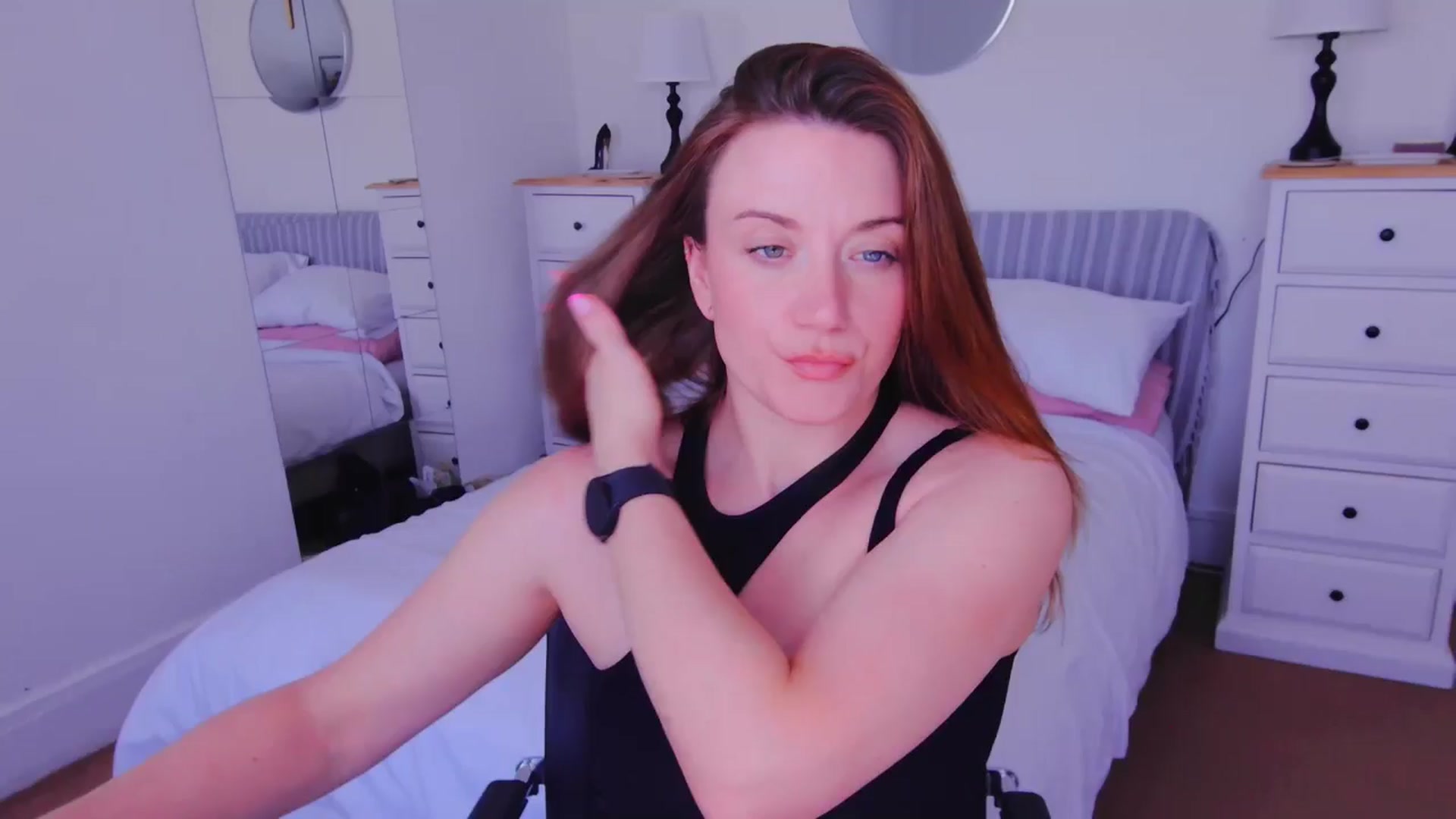 Gallery image thumbnail from xDaisyx's myfreecams stream on, 08/08/2025, 16:17 image 1 of 20