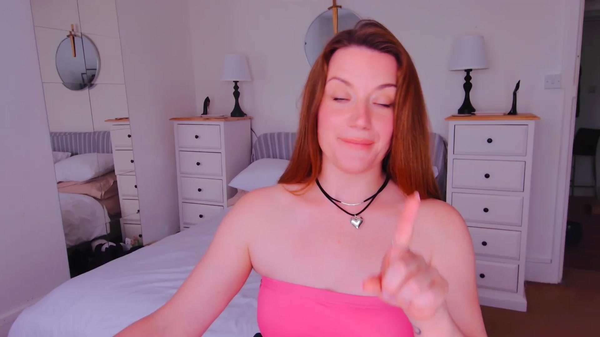 Gallery image thumbnail from xDaisyx's myfreecams stream on, 08/11/2025, 18:31 image 5 of 20