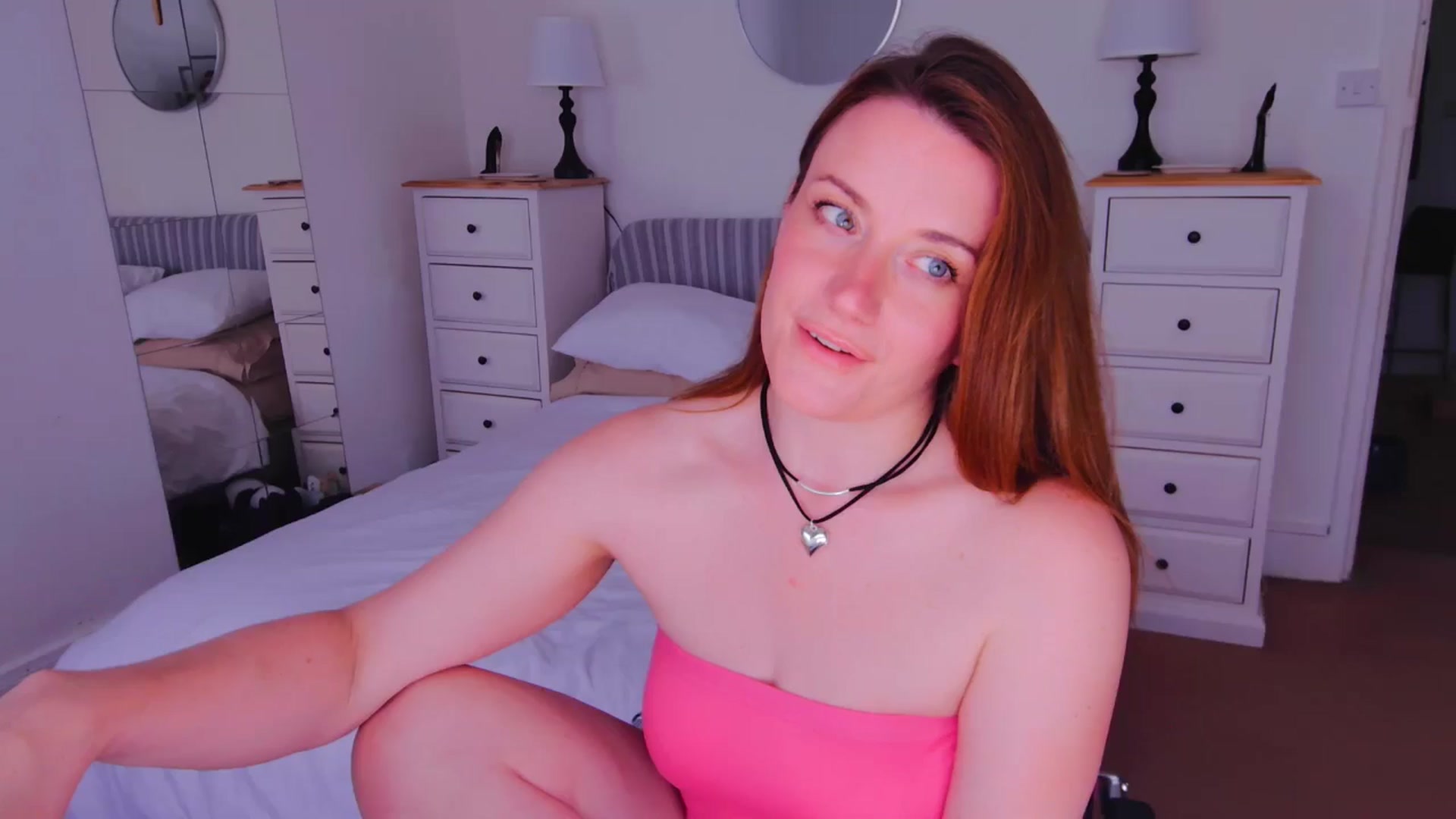 Gallery image thumbnail from xDaisyx's myfreecams stream on, 08/11/2025, 18:31 image 13 of 20