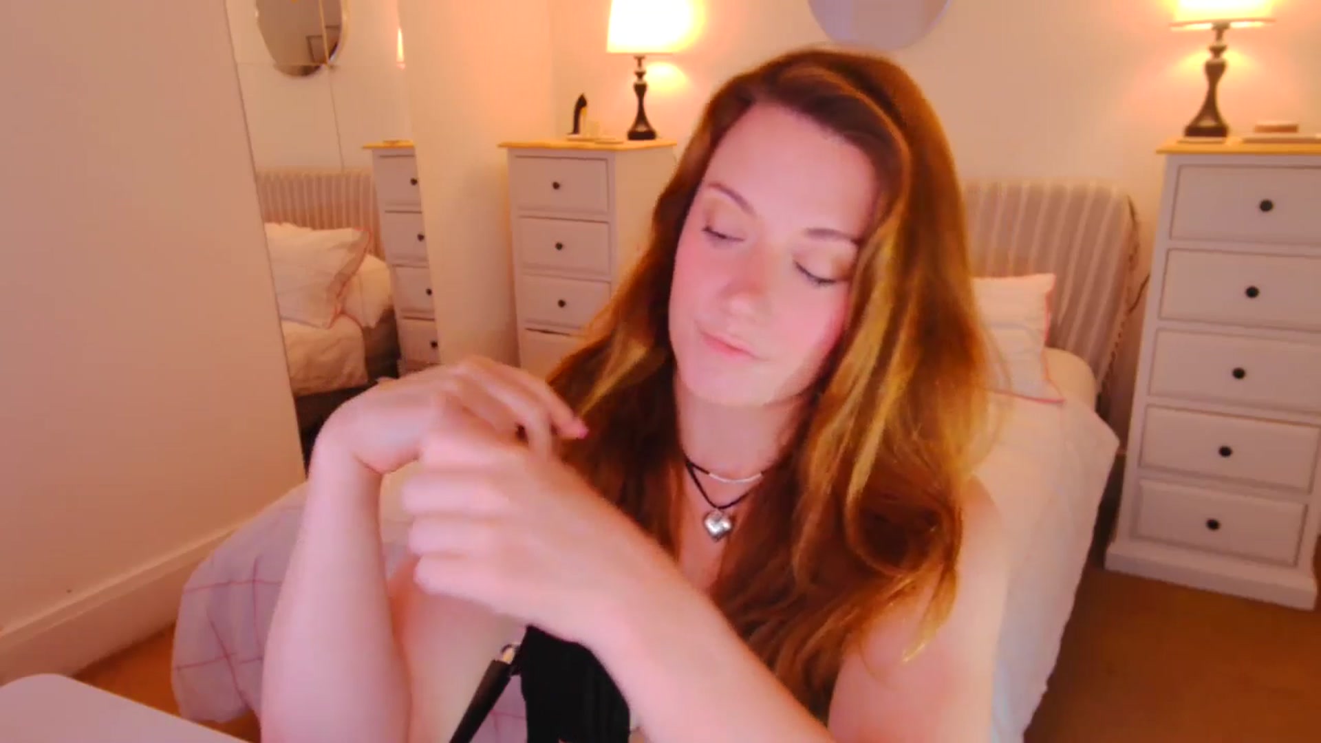 Gallery image thumbnail from xDaisyx's myfreecams stream on, 08/19/2025, 05:54 image 3 of 20