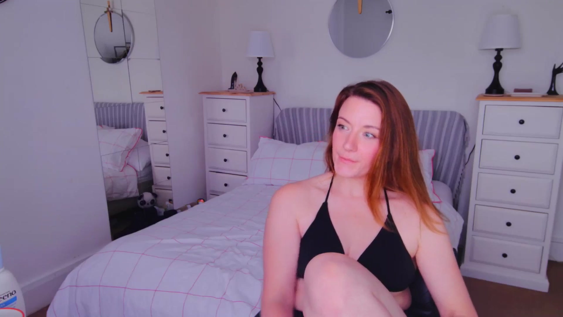 Gallery image thumbnail from xDaisyx's myfreecams stream on, 08/19/2025, 07:41 image 19 of 20