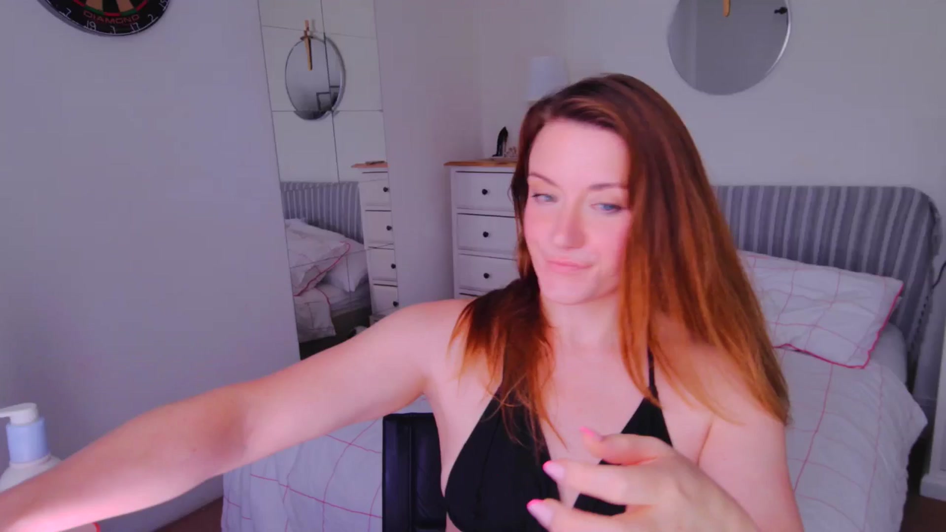 Gallery image thumbnail from xDaisyx's myfreecams stream on, 08/19/2025, 08:03 image 1 of 20