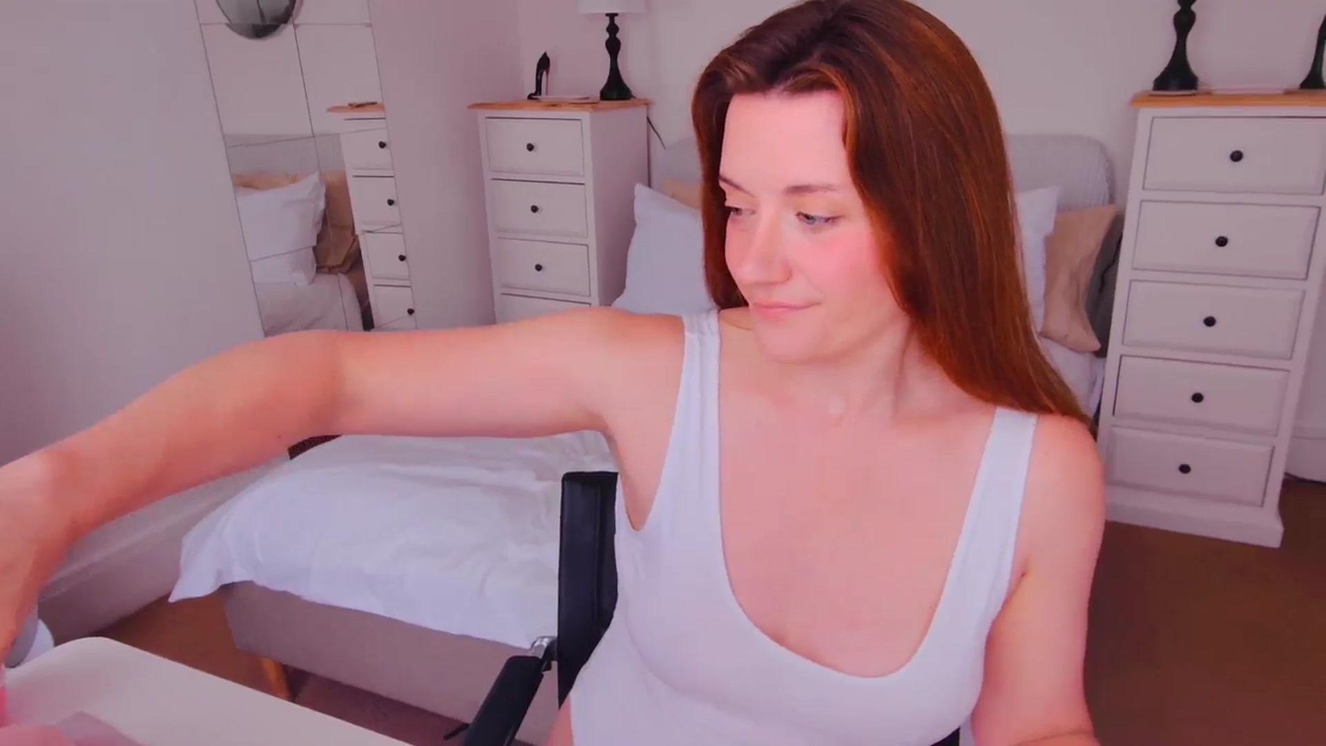 Gallery image thumbnail from xDaisyx's myfreecams stream on, 08/21/2025, 15:02 image 8 of 20