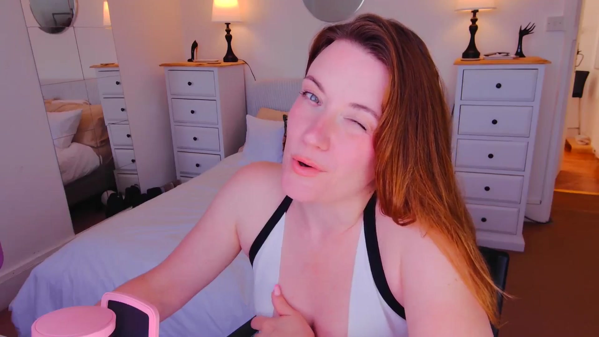 Gallery image thumbnail from xDaisyx's myfreecams stream on, 08/22/2025, 17:35 image 10 of 20