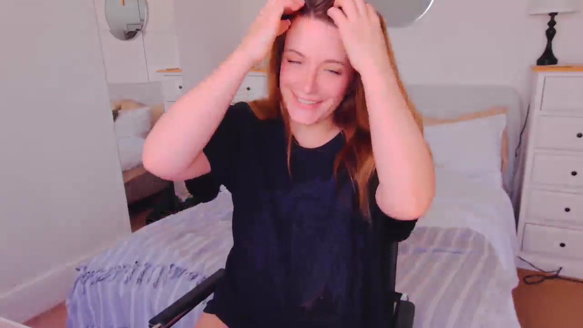 Gallery image thumbnail from xDaisyx's myfreecams stream on, 09/08/2025, 13:13 image 5 of 20