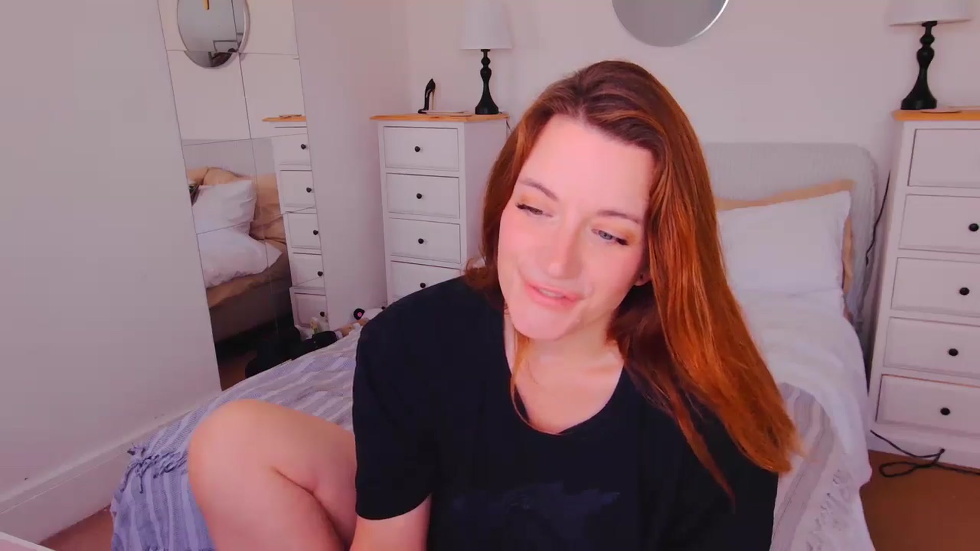 Gallery image thumbnail from xDaisyx's myfreecams stream on, 09/08/2025, 13:13 image 4 of 20