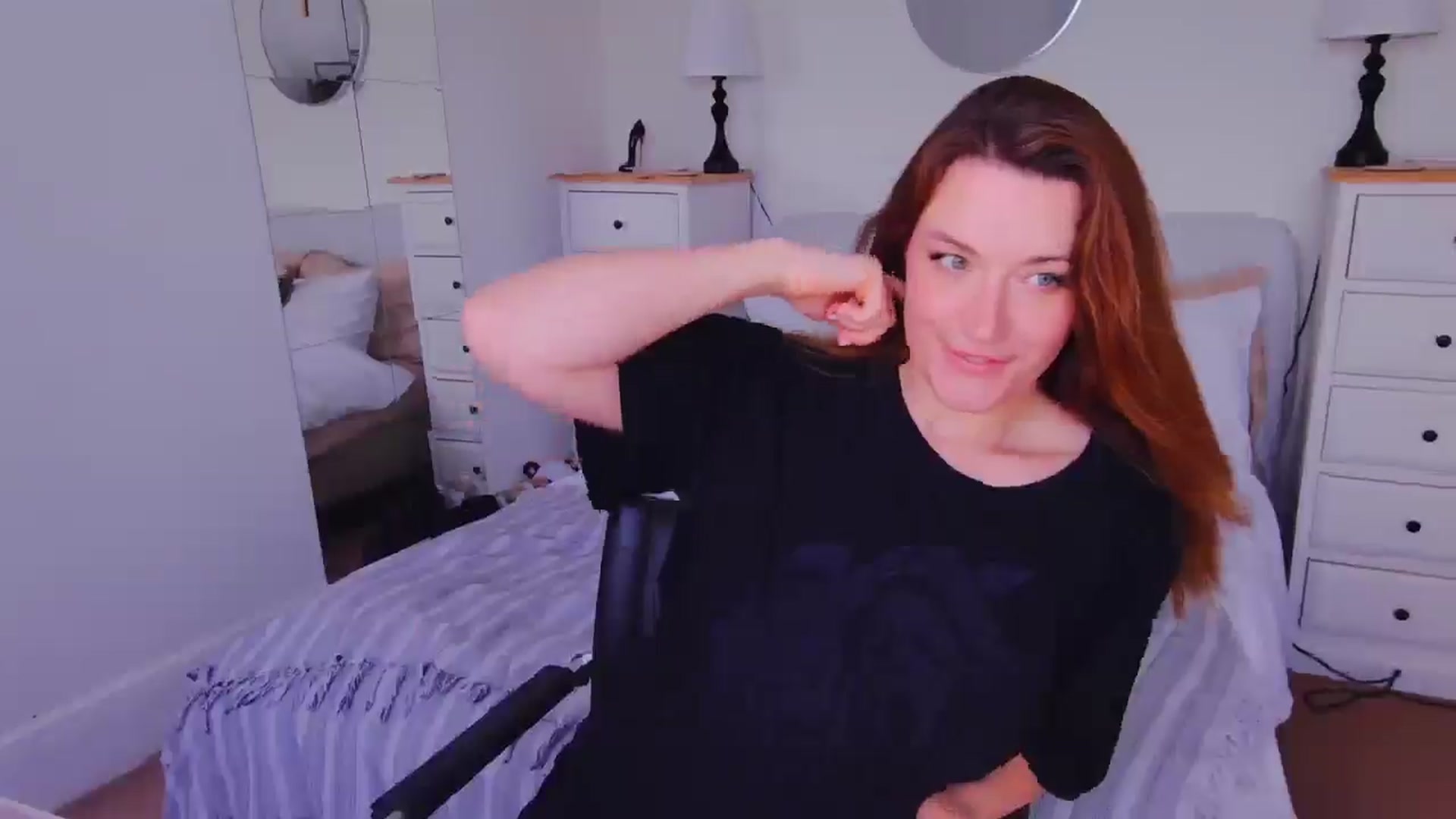 Gallery image thumbnail from xDaisyx's myfreecams stream on, 09/08/2025, 13:13 image 15 of 20