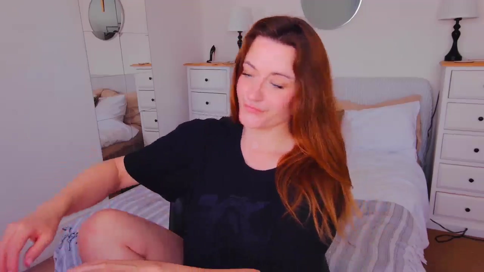Gallery image thumbnail from xDaisyx's myfreecams stream on, 09/08/2025, 14:15 image 9 of 20