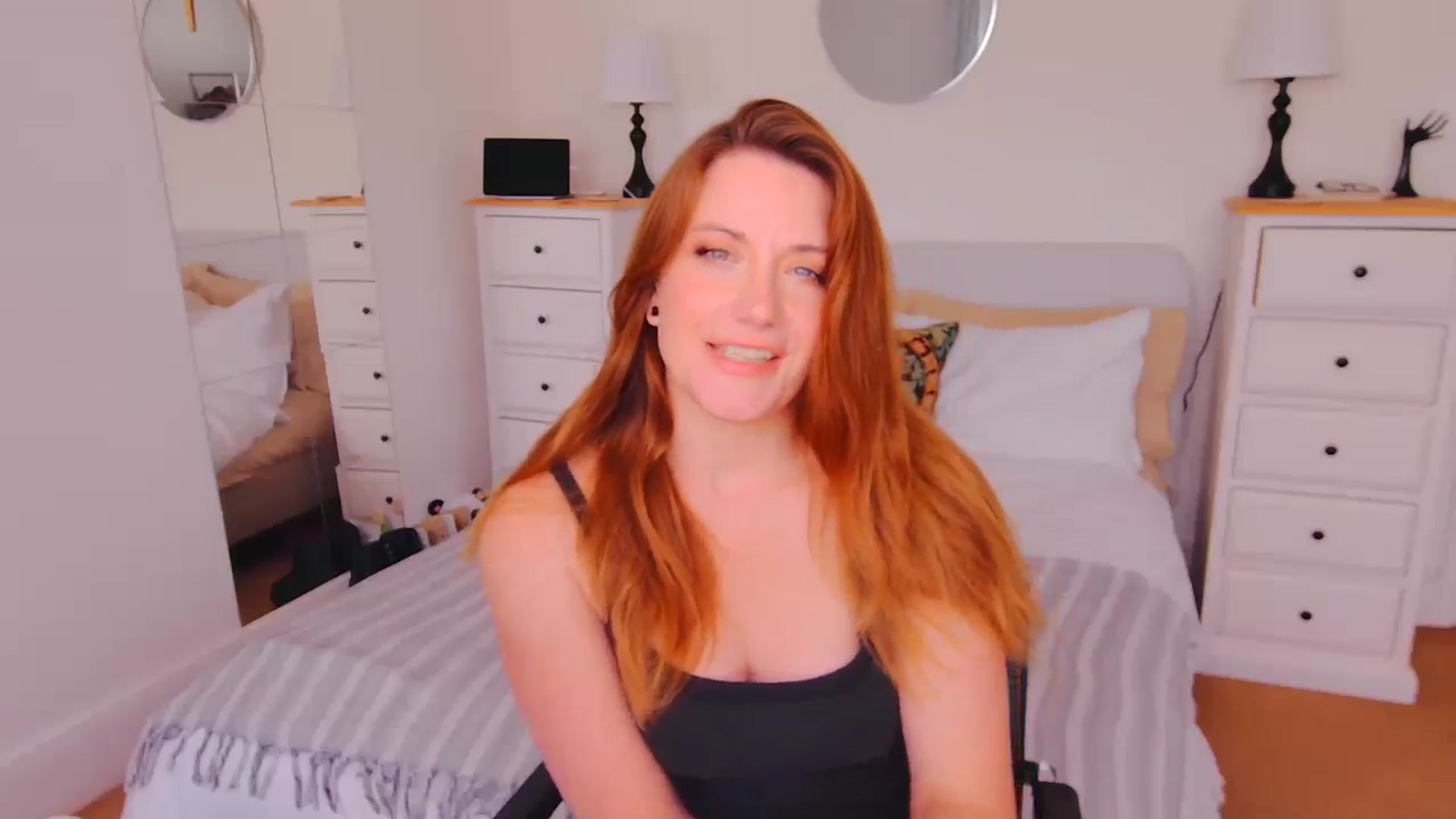 Gallery image thumbnail from xDaisyx's myfreecams stream on, 09/09/2025, 16:12 image 6 of 20