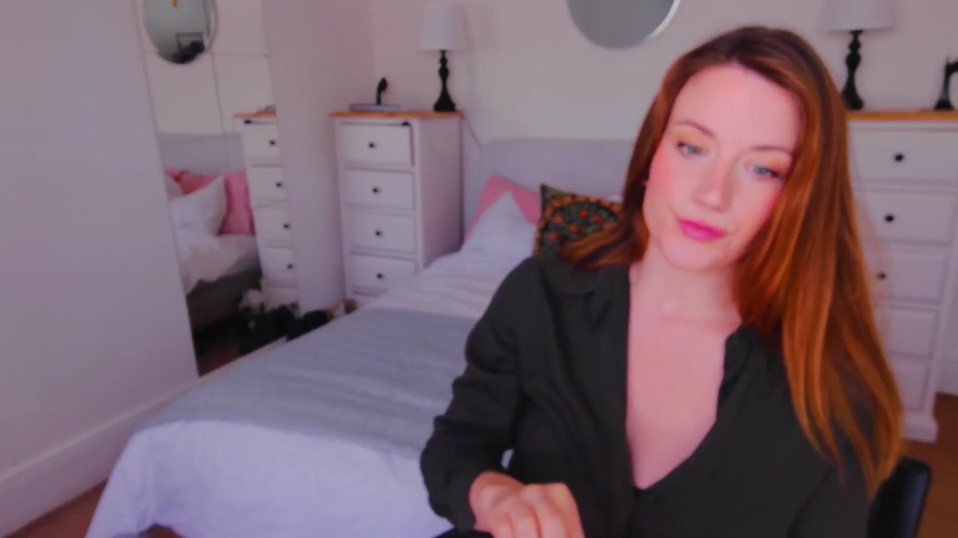 Gallery image thumbnail from xDaisyx's myfreecams stream on, 09/16/2025, 13:50 image 13 of 20