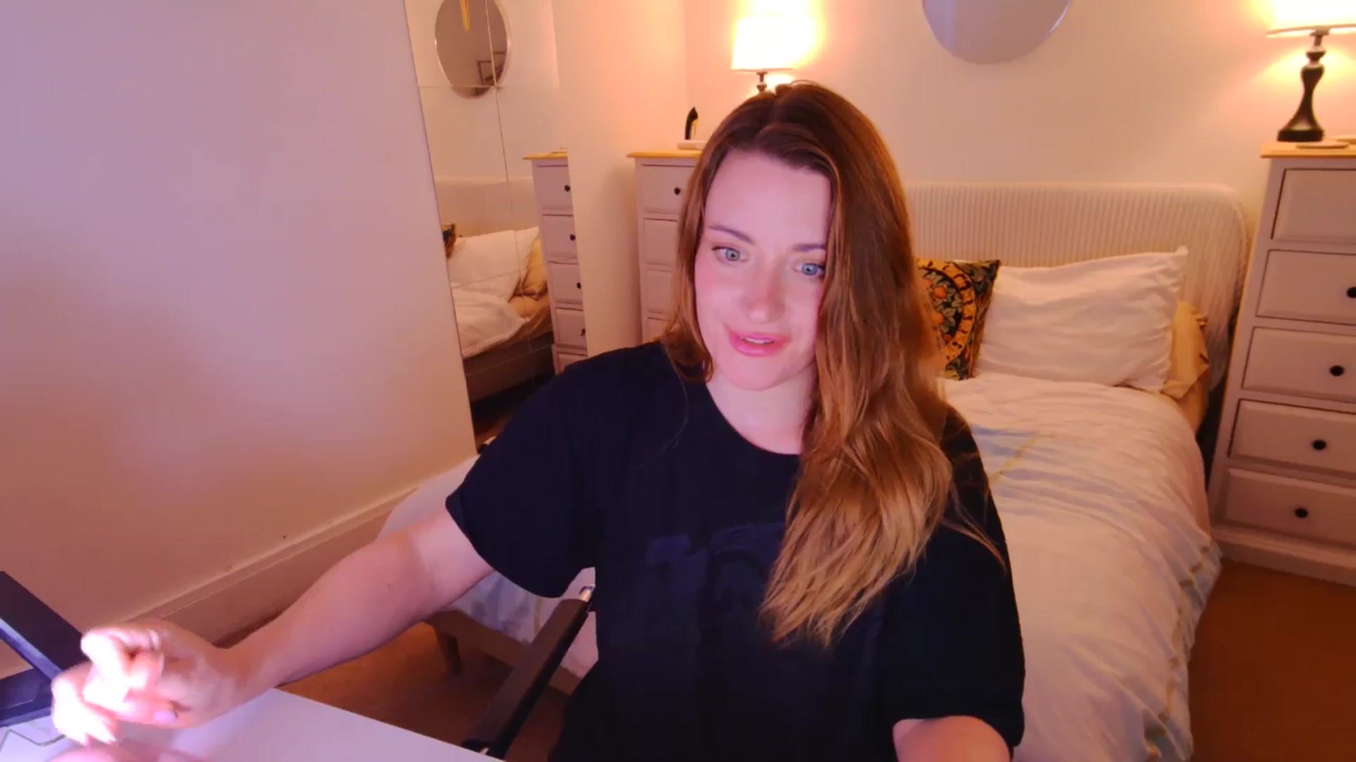 Gallery image thumbnail from xDaisyx's myfreecams stream on, 09/21/2025, 24:00 image 19 of 20