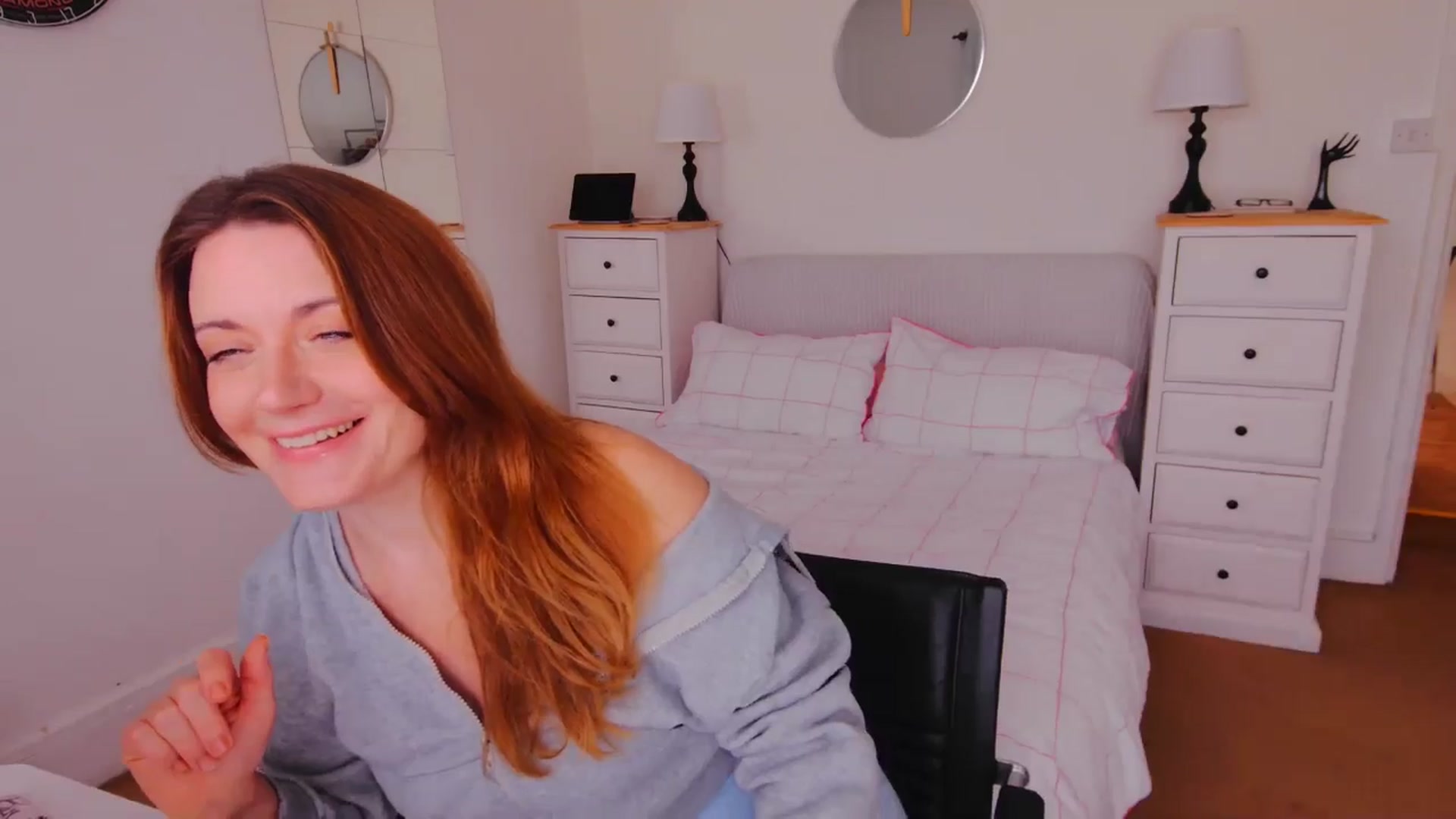 Gallery image thumbnail from xDaisyx's myfreecams stream on, 09/29/2025, 15:09 image 12 of 20