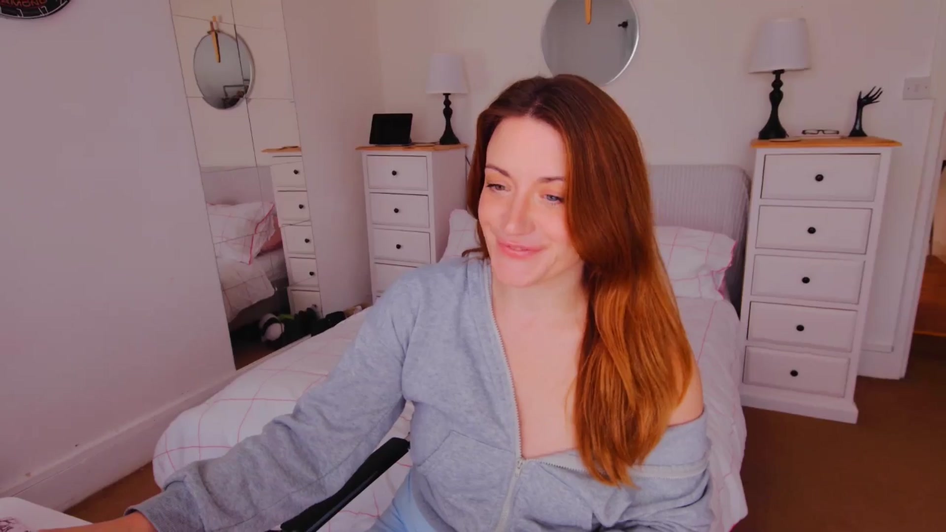 Gallery image thumbnail from xDaisyx's myfreecams stream on, 09/29/2025, 15:09 image 14 of 20