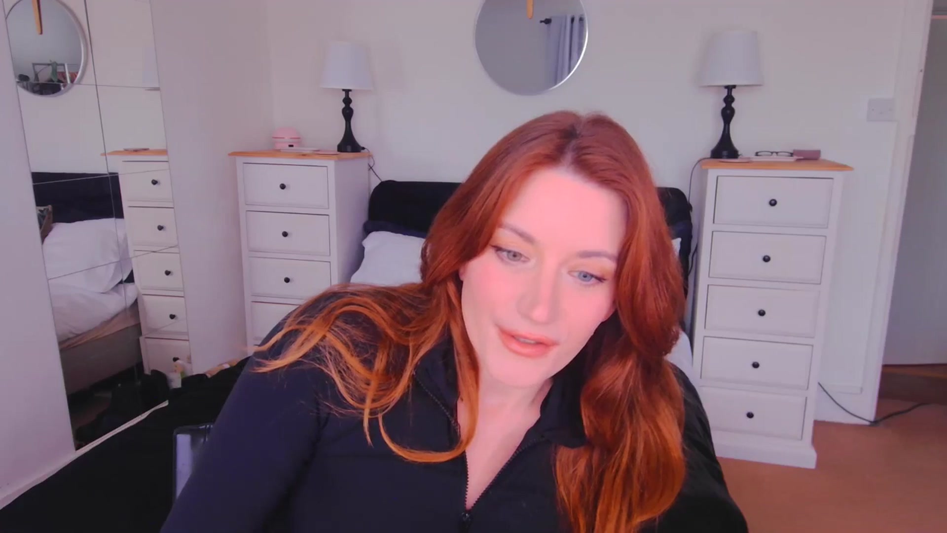 Gallery image thumbnail from xDaisyx's myfreecams stream on, 10/27/2025, 15:28 image 6 of 20