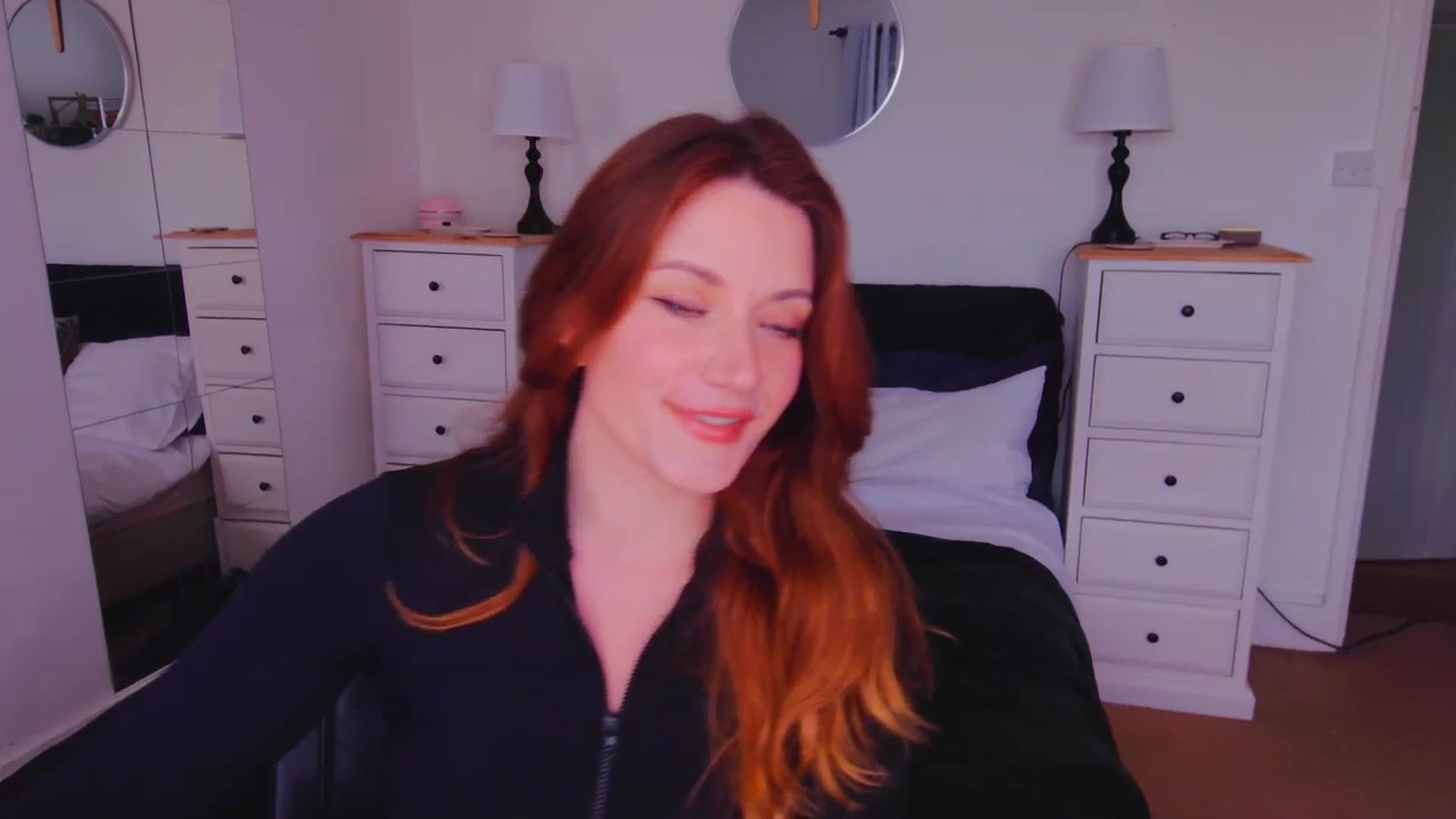 Gallery image thumbnail from xDaisyx's myfreecams stream on, 10/27/2025, 15:28 image 15 of 20