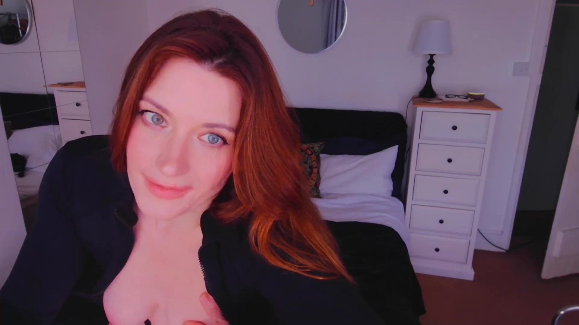 Gallery image thumbnail from xDaisyx's myfreecams stream on, 10/27/2025, 16:18 image 5 of 20