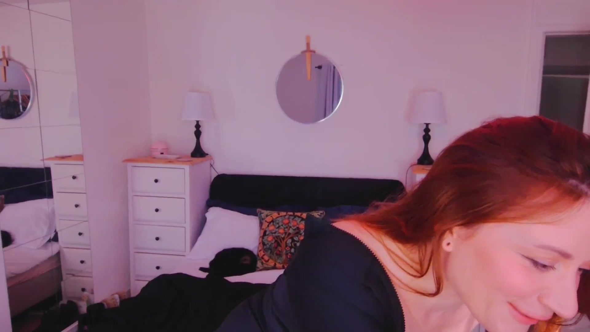Gallery image thumbnail from xDaisyx's myfreecams stream on, 10/27/2025, 16:38 image 13 of 20