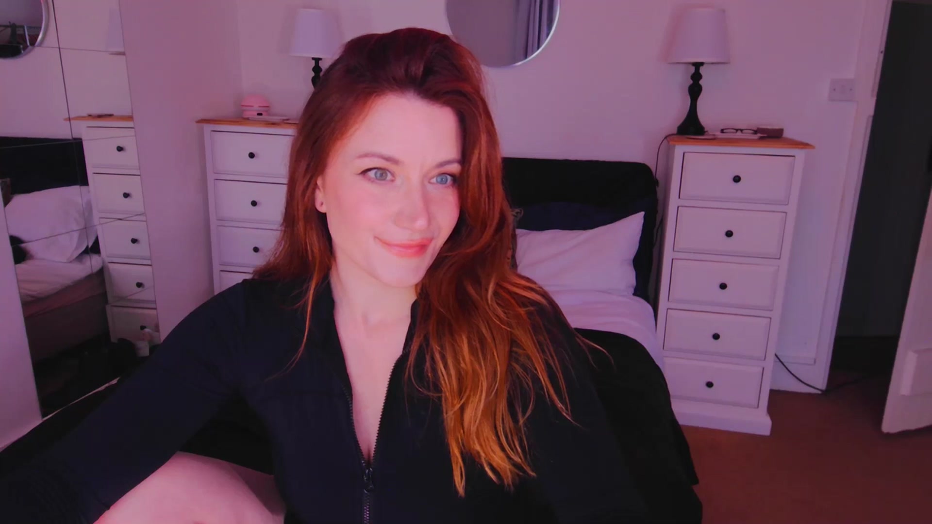 Gallery image thumbnail from xDaisyx's myfreecams stream on, 10/27/2025, 16:38 image 17 of 20