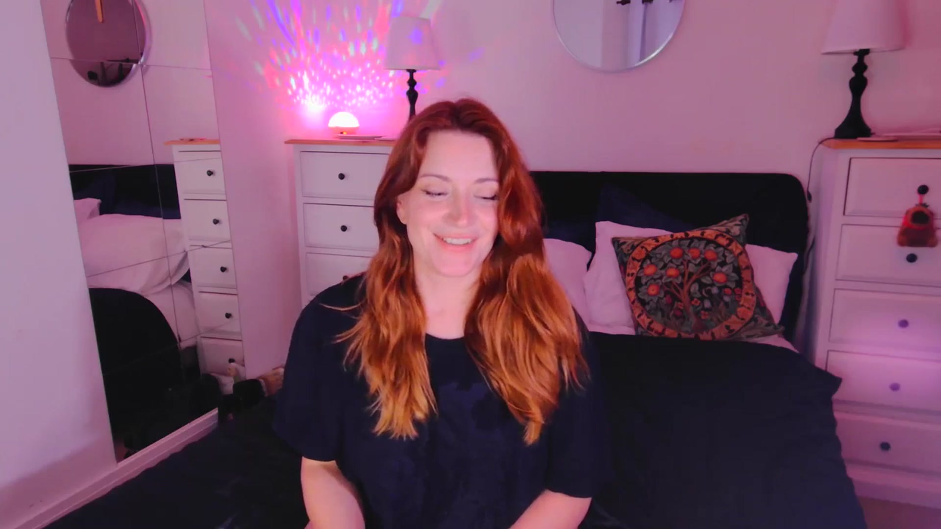 Gallery image thumbnail from xDaisyx's myfreecams stream on, 10/28/2025, 17:11 image 5 of 20