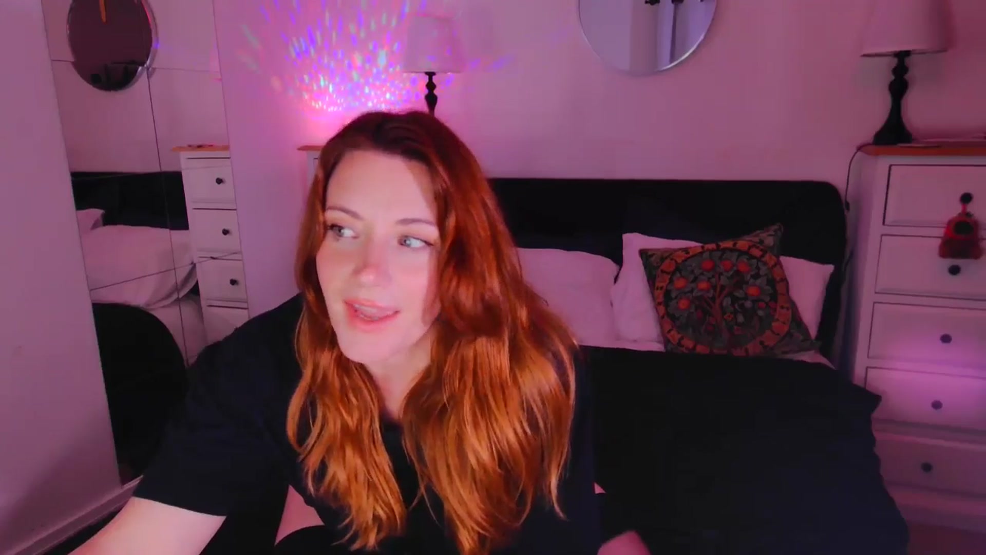 Gallery image thumbnail from xDaisyx's myfreecams stream on, 10/28/2025, 17:11 image 15 of 20