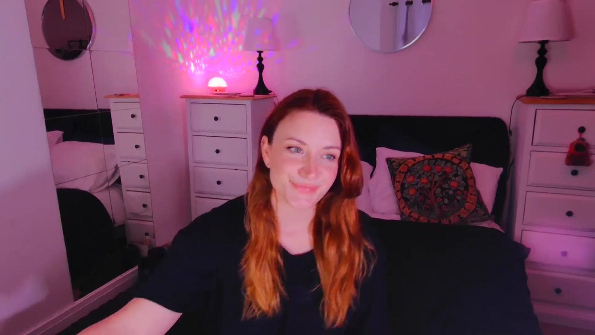 Gallery image thumbnail from xDaisyx's myfreecams stream on, 10/28/2025, 17:11 image 2 of 20