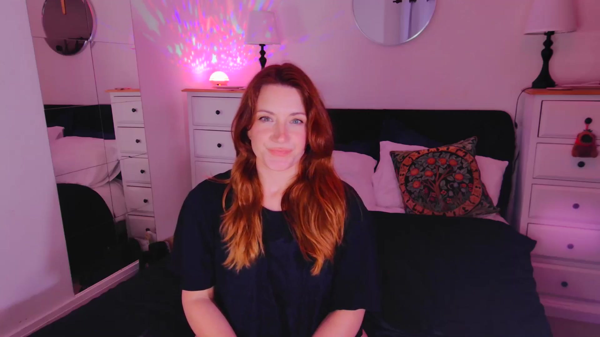 Gallery image thumbnail from xDaisyx's myfreecams stream on, 10/28/2025, 17:11 image 6 of 20