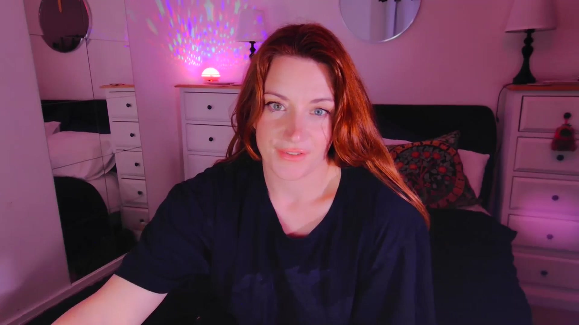 Gallery image thumbnail from xDaisyx's myfreecams stream on, 10/28/2025, 17:11 image 17 of 20