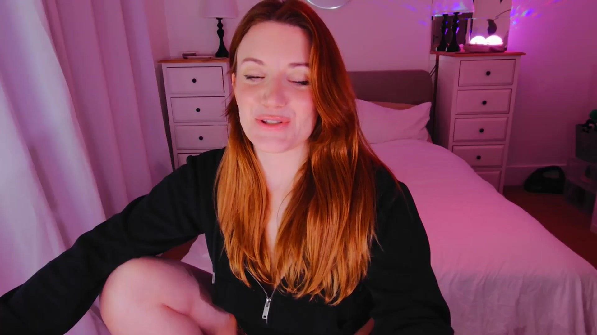 Gallery image thumbnail from xDaisyx's myfreecams stream on, 11/05/2025, 15:57 image 18 of 20