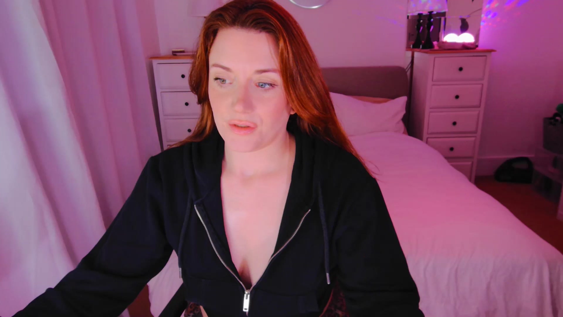 Gallery image thumbnail from xDaisyx's myfreecams stream on, 11/05/2025, 15:57 image 15 of 20