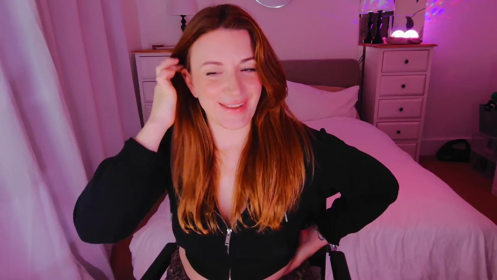 Gallery image thumbnail from xDaisyx's myfreecams stream on, 11/05/2025, 15:57 image 16 of 20