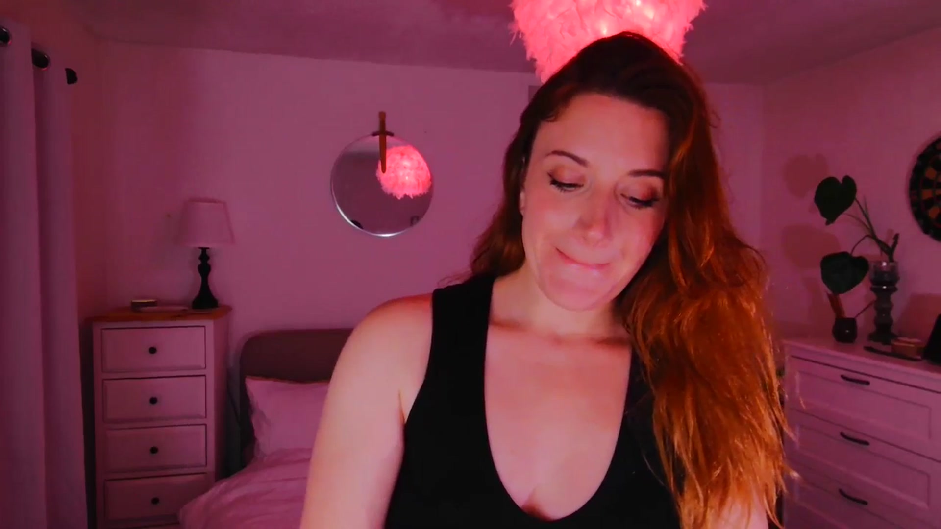 Gallery image thumbnail from xDaisyx's myfreecams stream on, 11/06/2025, 17:41 image 15 of 20