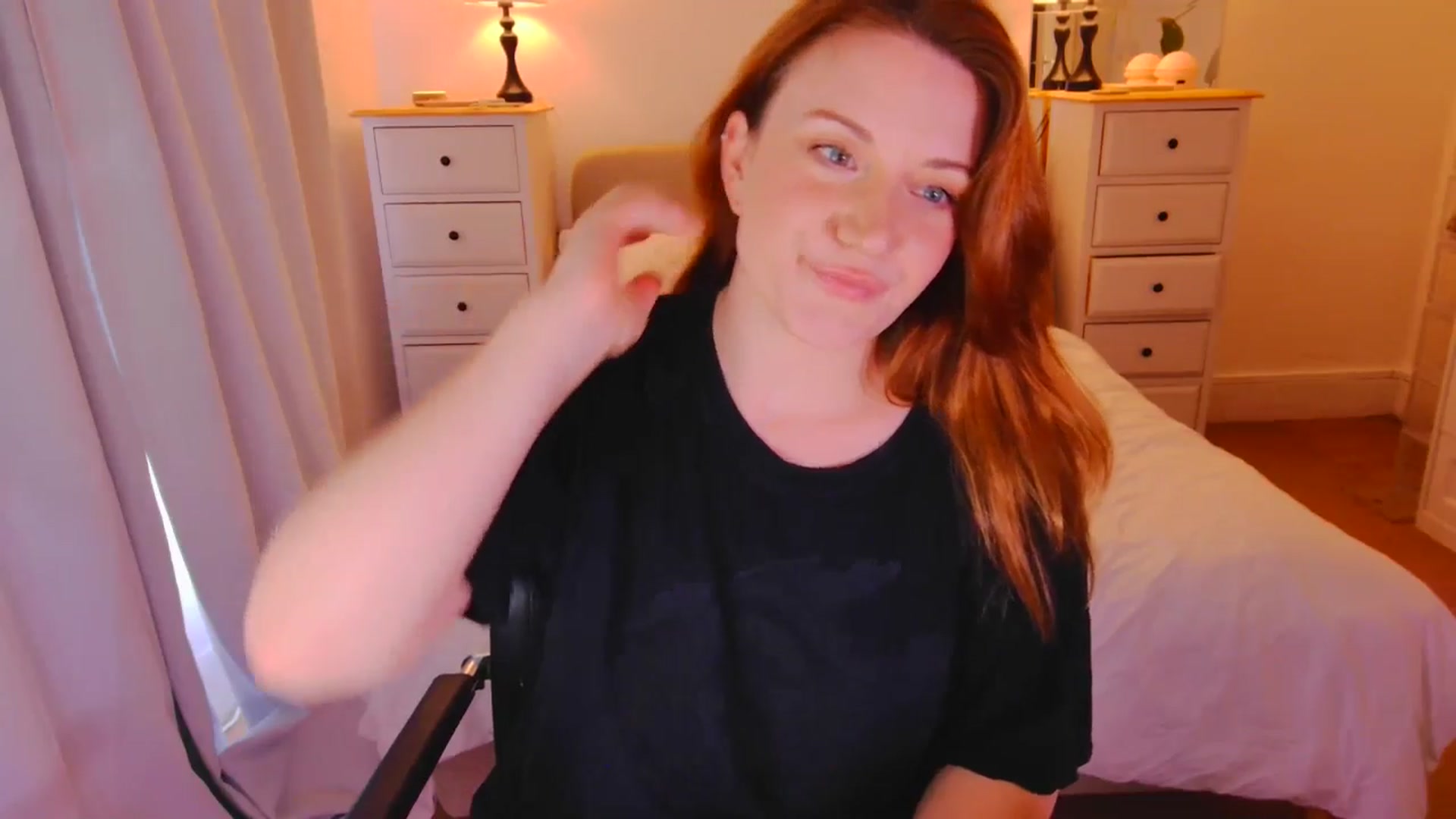 Gallery image thumbnail from xDaisyx's myfreecams stream on, 11/13/2025, 15:58 image 7 of 20