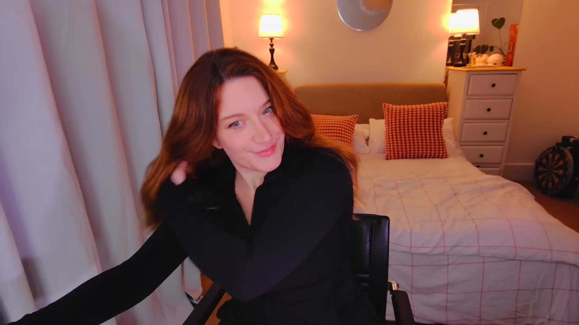 Gallery image thumbnail from xDaisyx's myfreecams stream on, 12/11/2025, 16:33 image 6 of 20