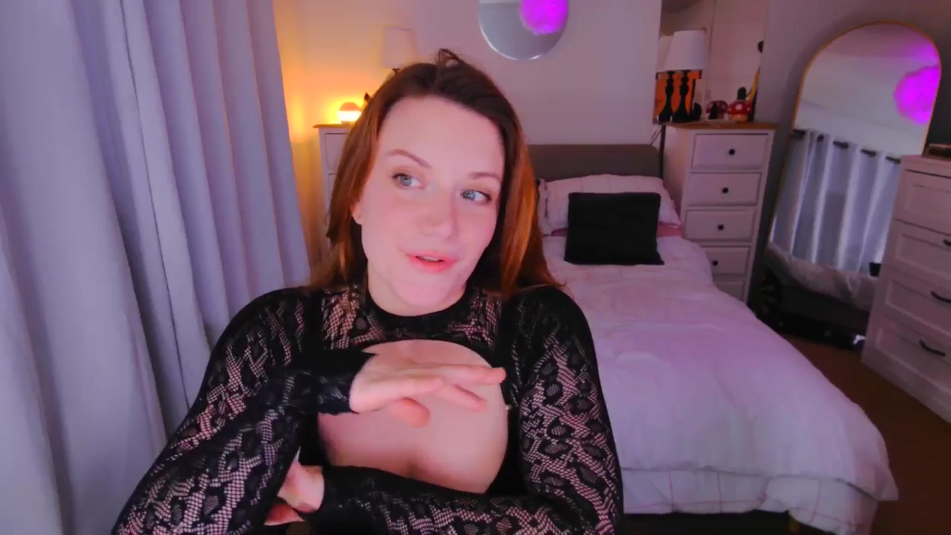 Gallery image thumbnail from xDaisyx's myfreecams stream on, 01/16/2026, 23:58 image 5 of 20
