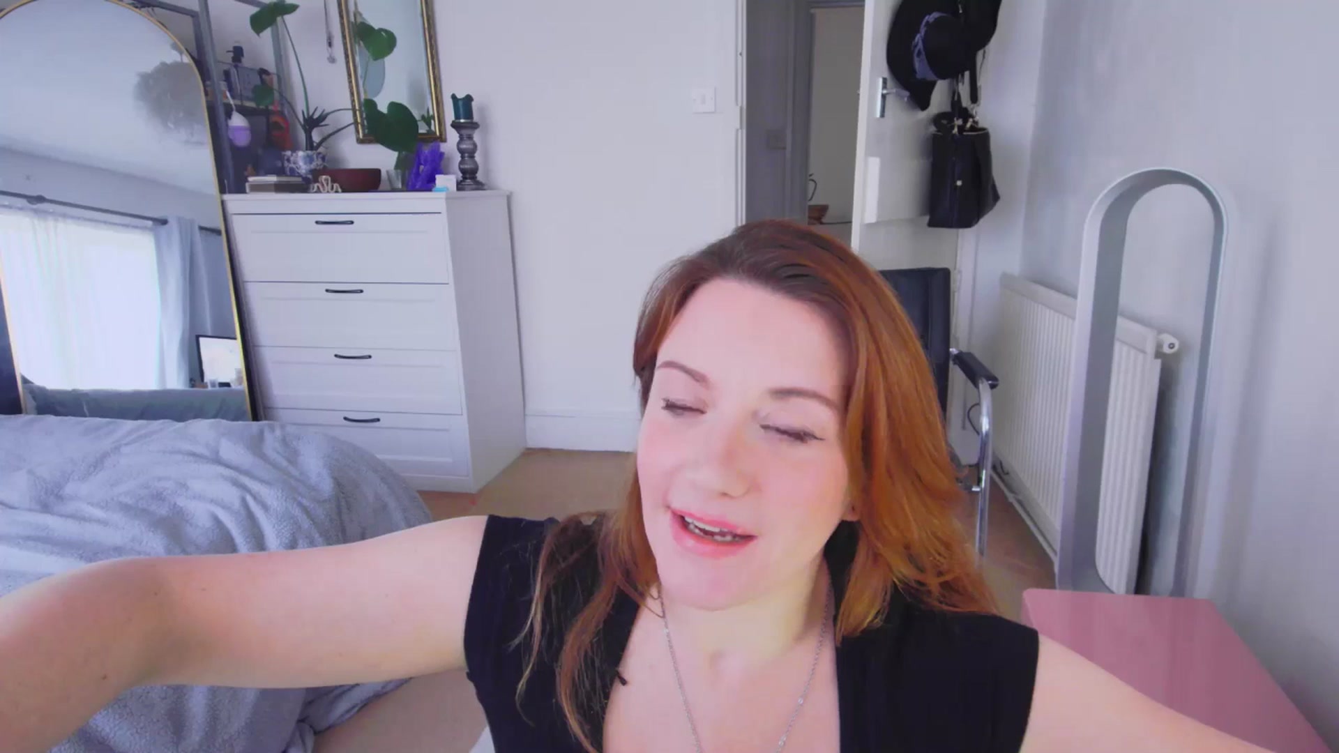 Gallery image thumbnail from xDaisyx's myfreecams stream on, 01/22/2026, 14:41 image 6 of 20