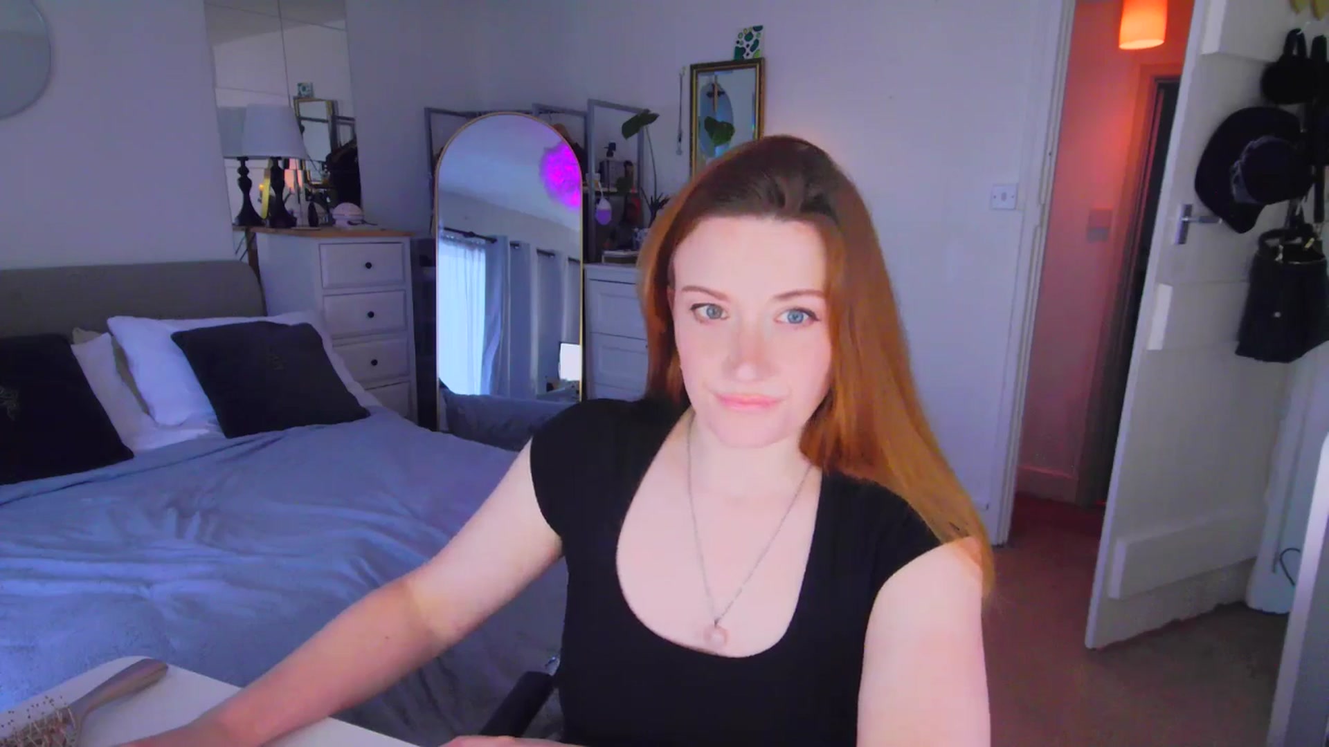 Gallery image thumbnail from xDaisyx's myfreecams stream on, 01/22/2026, 16:03 image 7 of 20