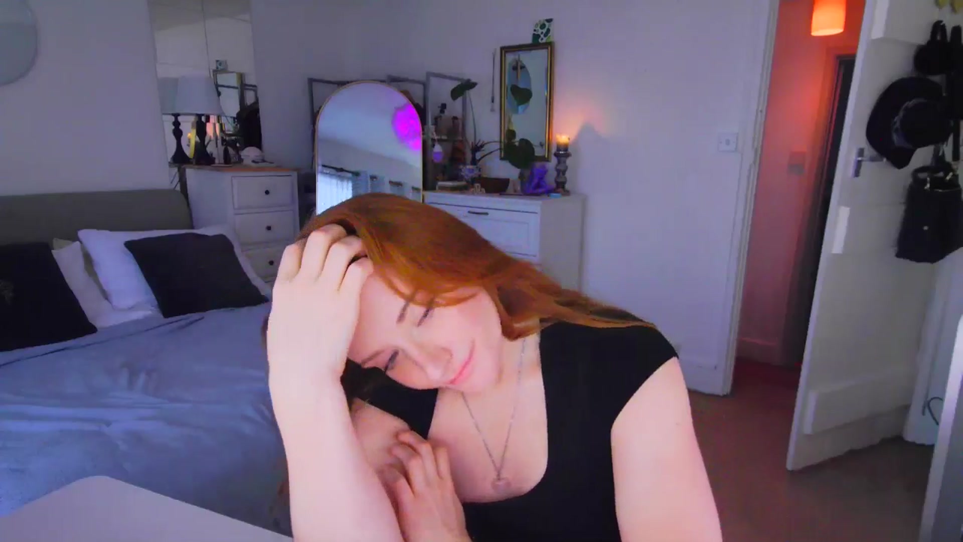 Gallery image thumbnail from xDaisyx's myfreecams stream on, 01/22/2026, 16:03 image 6 of 20