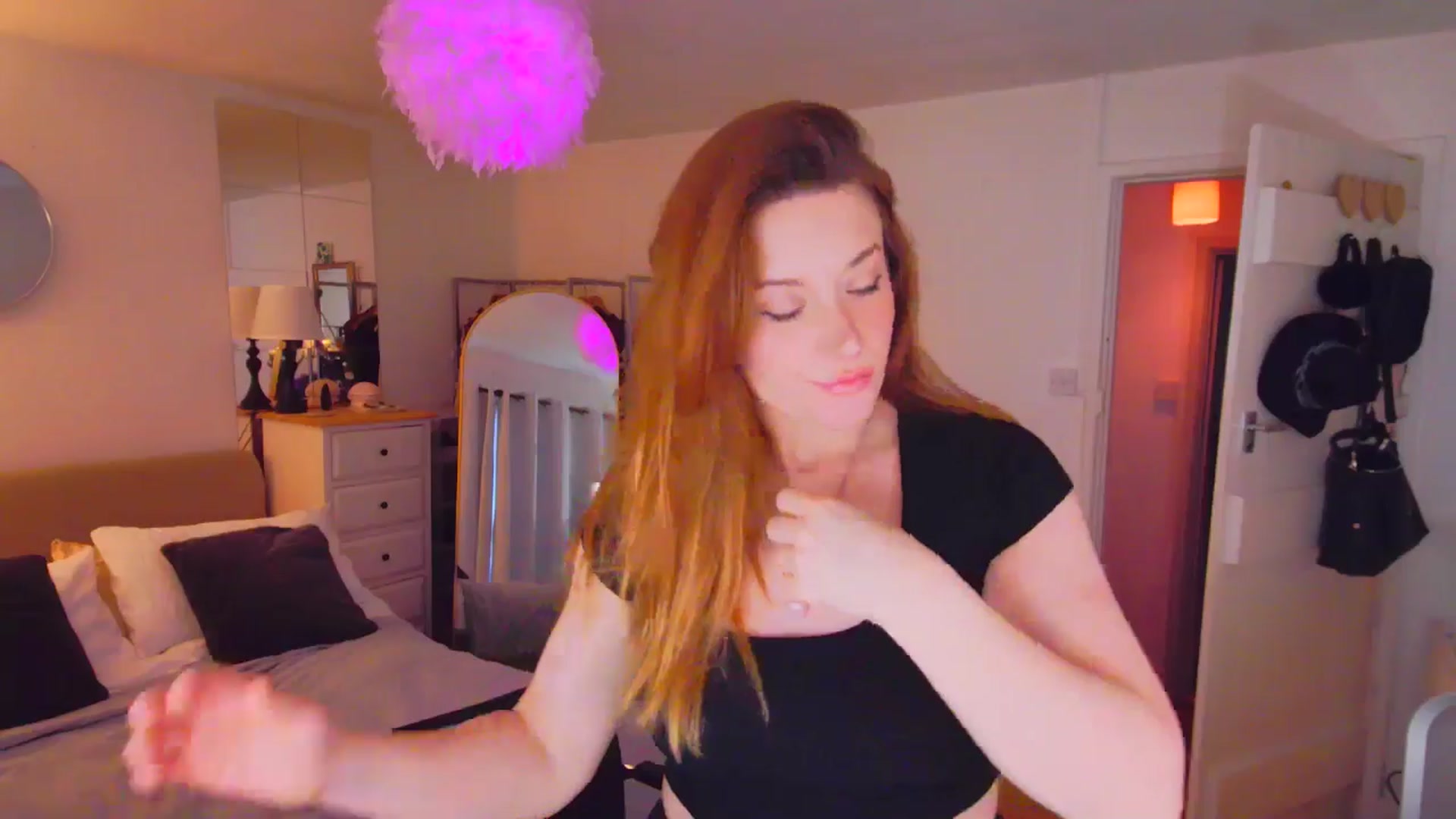 Gallery image thumbnail from xDaisyx's myfreecams stream on, 01/22/2026, 16:03 image 16 of 20