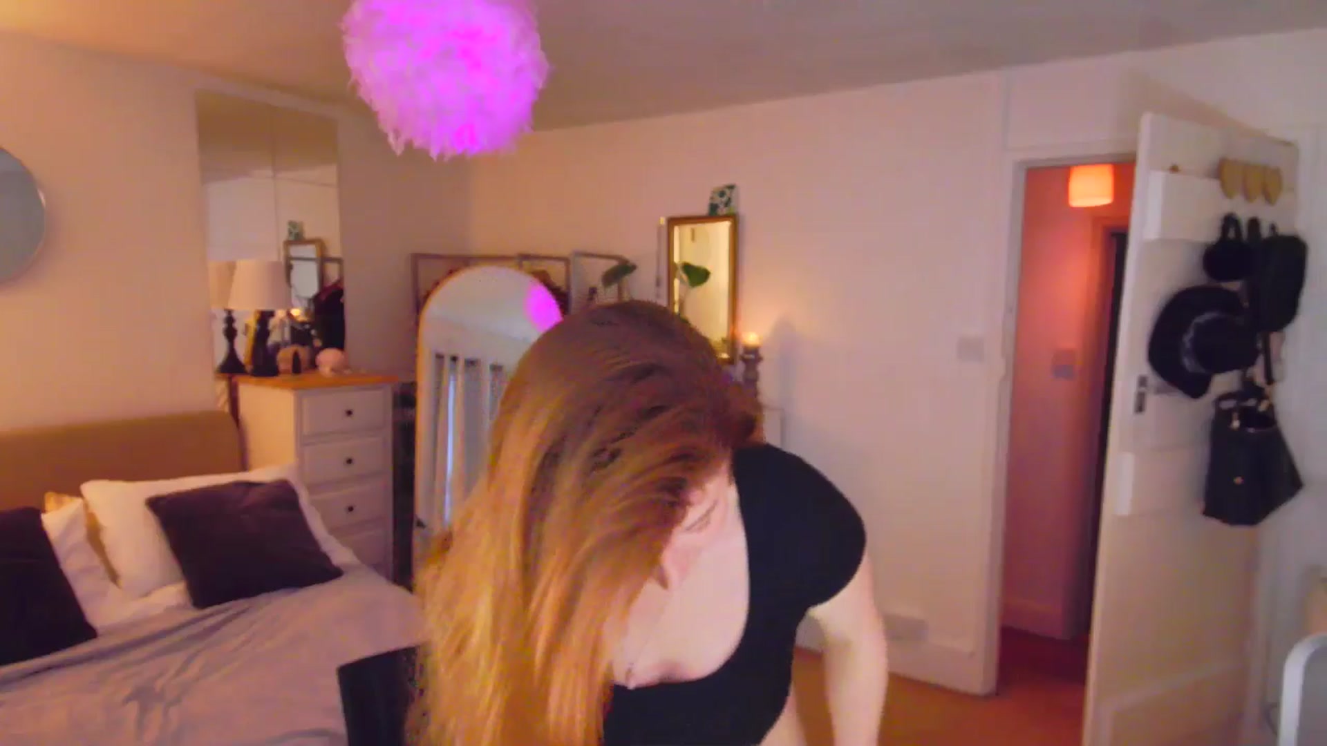 Gallery image thumbnail from xDaisyx's myfreecams stream on, 01/22/2026, 16:03 image 17 of 20