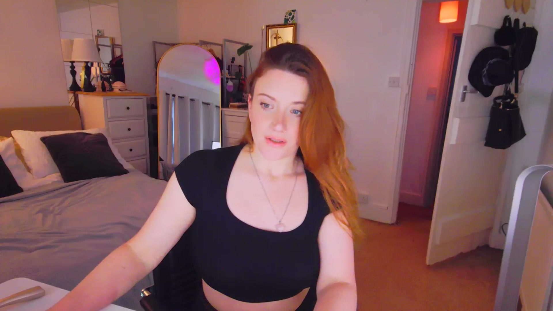 Gallery image thumbnail from xDaisyx's myfreecams stream on, 01/22/2026, 16:03 image 12 of 20
