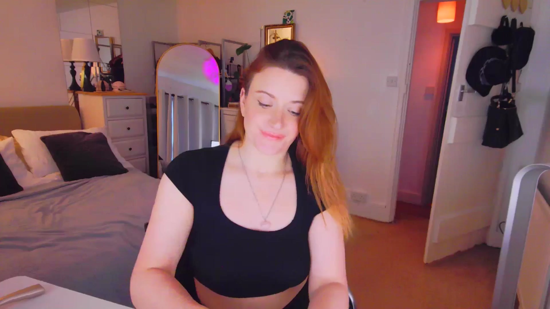 Gallery image thumbnail from xDaisyx's myfreecams stream on, 01/22/2026, 16:03 image 11 of 20