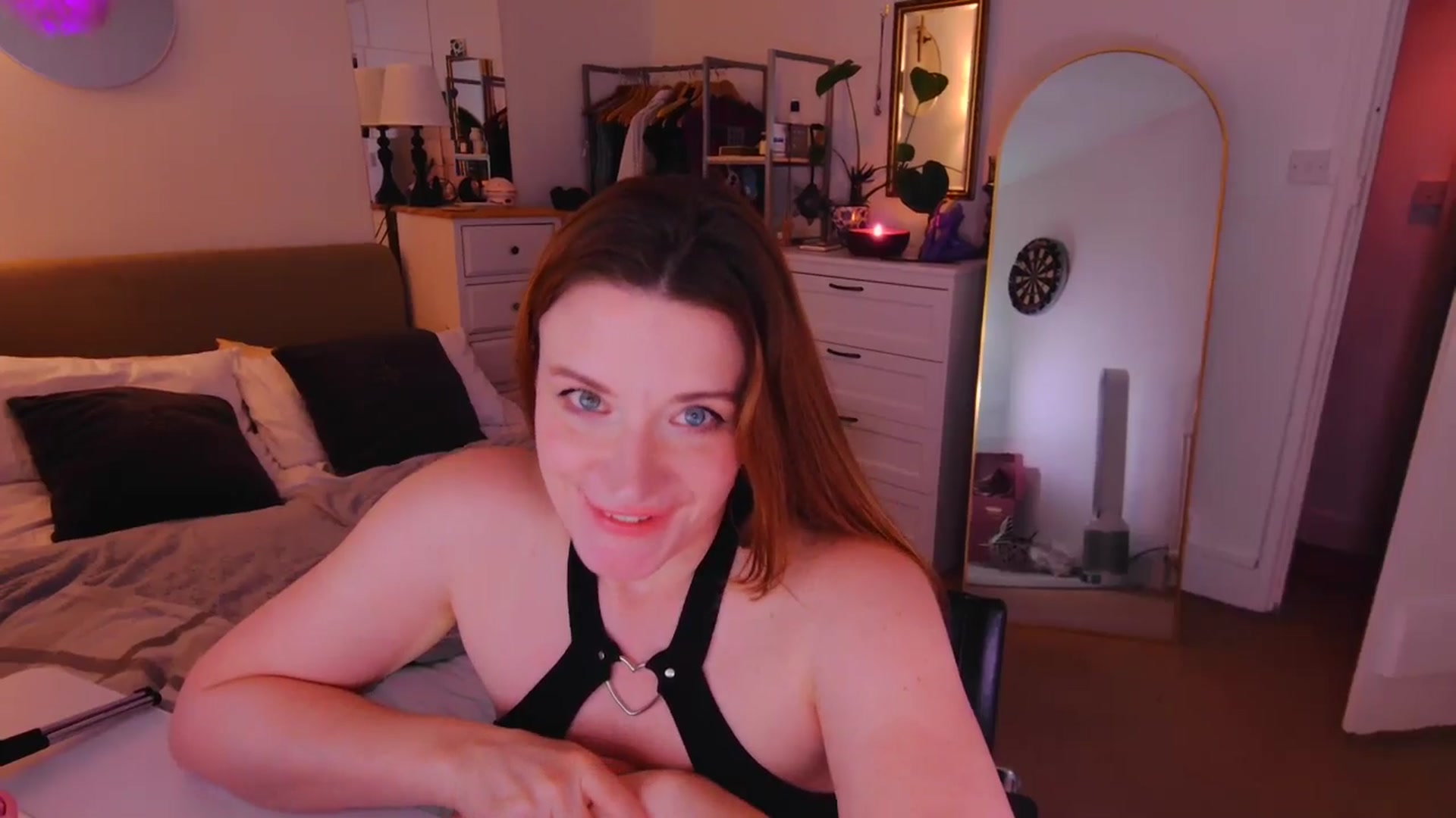 Gallery image thumbnail from xDaisyx's myfreecams stream on, 01/24/2026, 01:09 image 16 of 20