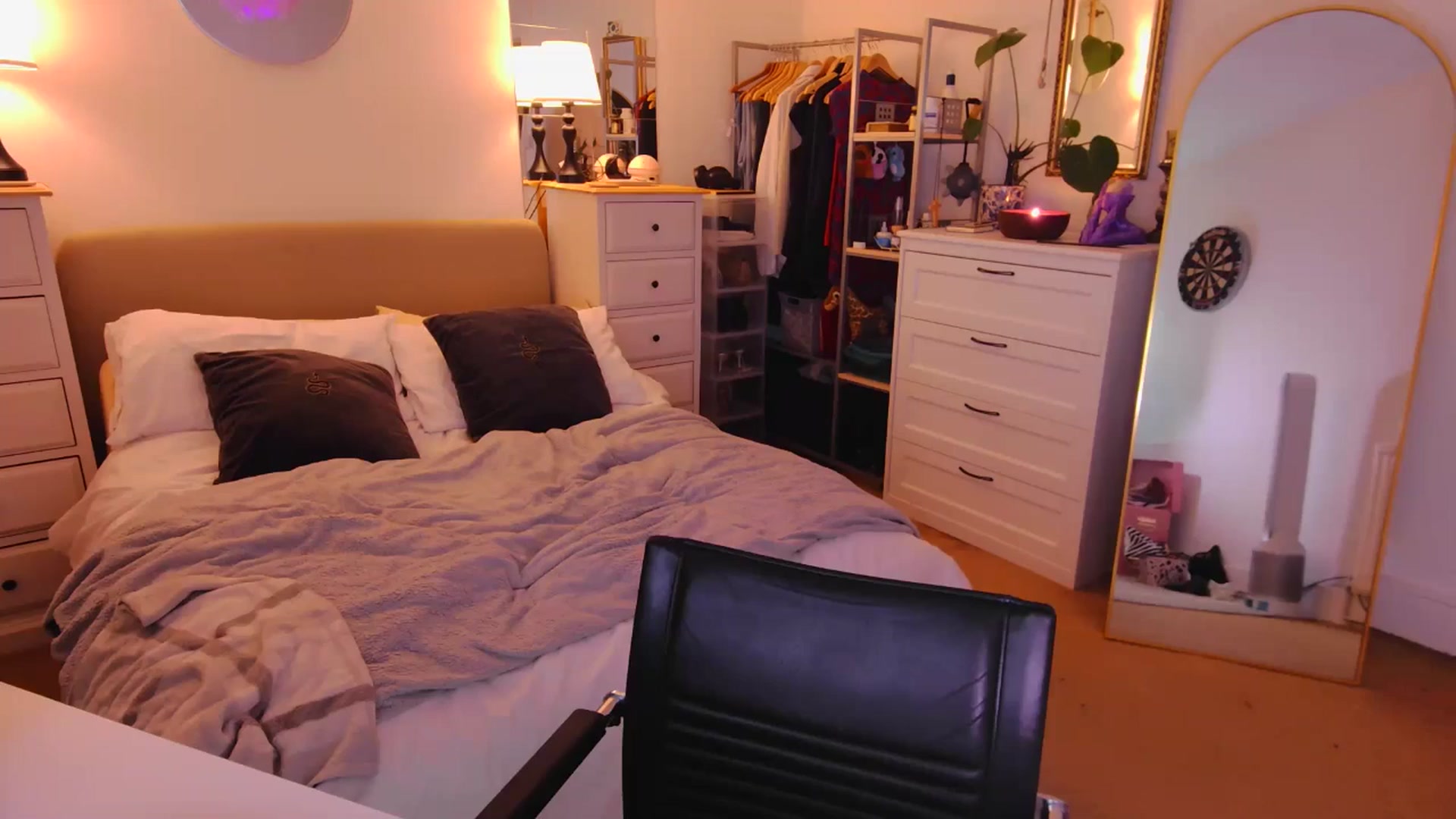 Gallery image thumbnail from xDaisyx's myfreecams stream on, 01/24/2026, 04:24 image 4 of 20